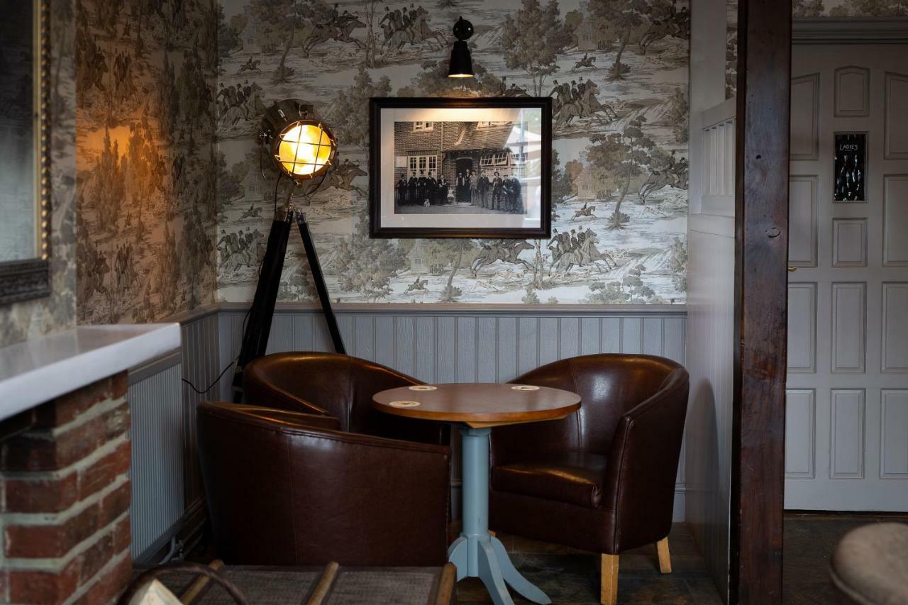 The Poacher Inn Hook  Exterior foto